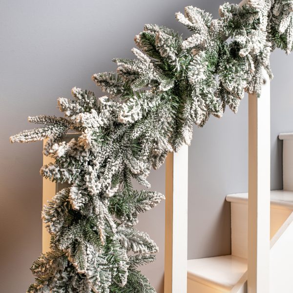 1.8M Lapland Garland - Image 2